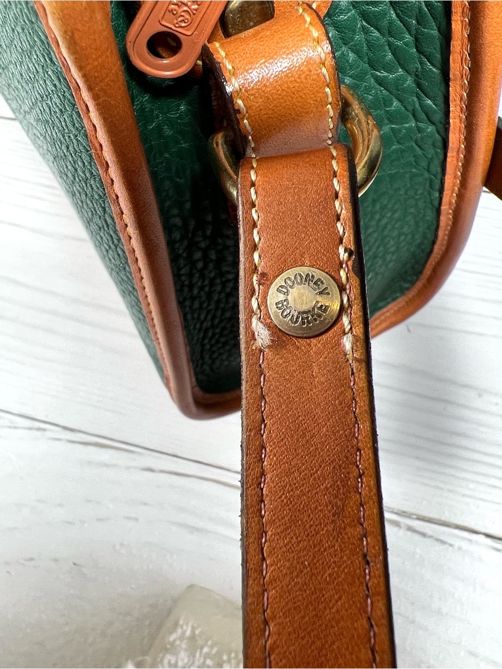 🦆 DOONEY & BOURKE FIR GREEN AND BRITISH TAN PEBBLED LEATHER CROSSBODY - Picture 16 of 16